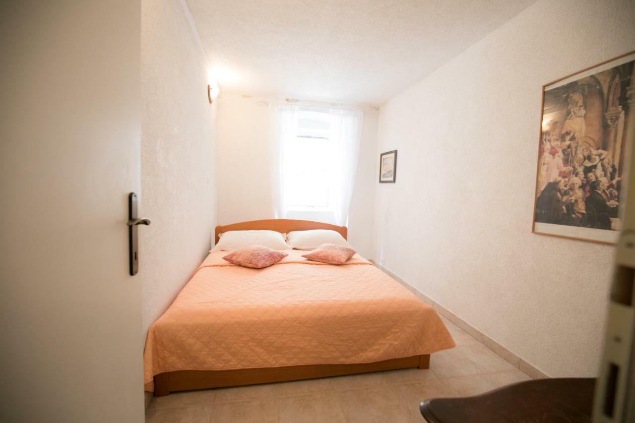 Stella Del Mare - Old Town Getaway Apartment